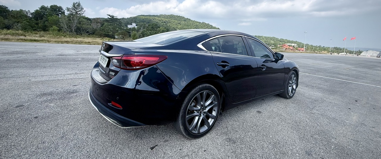 thuê xe Phú Quốc Mazda 6